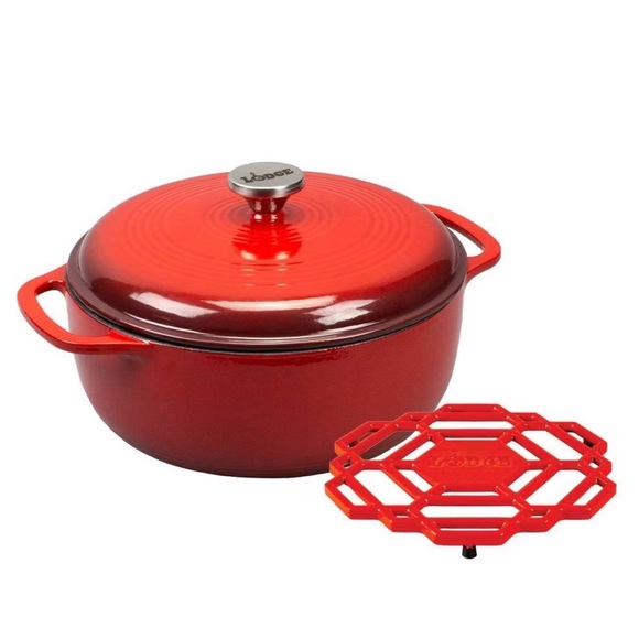 Lodge - enameled cast iron Dutch oven